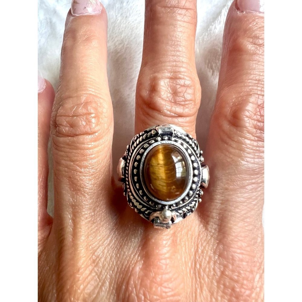 925 Skull + Crossbones Tigers Eye POISON Ring 6 or 9 - Picture 8 of 11